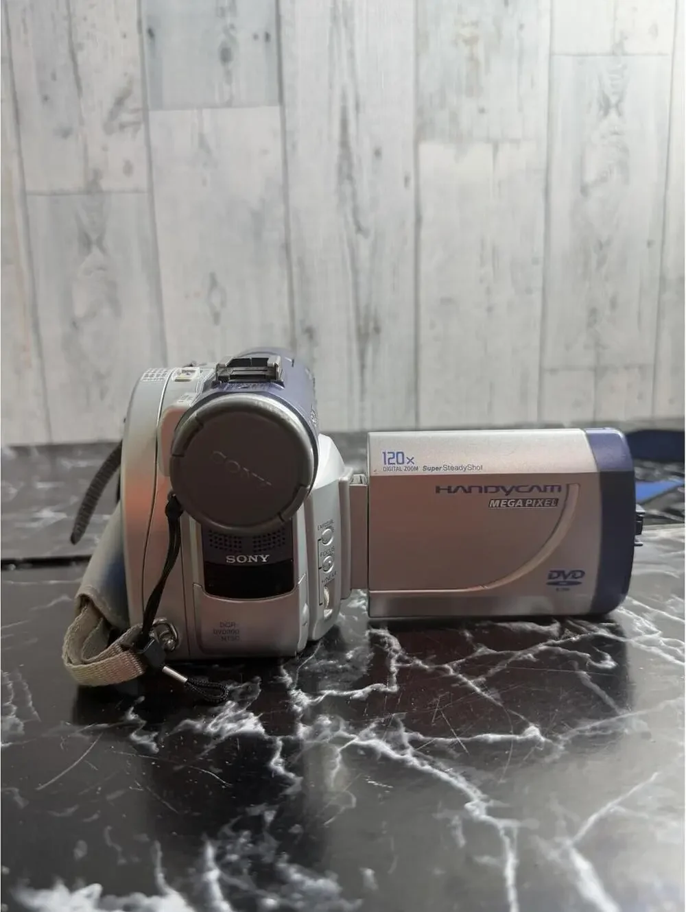 Sony DCR-DVD300 DVD Handycam Camcorder Color LCD + Tons Of Extras